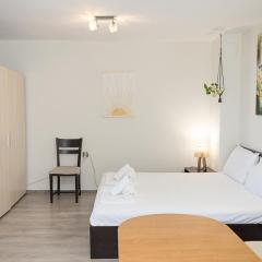 Cozy Sea-View Flat with Balcony in Galata, Varna by Flat manаger