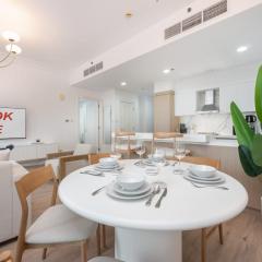 StayShort - Chic 2 BR in Vibrant Downtown