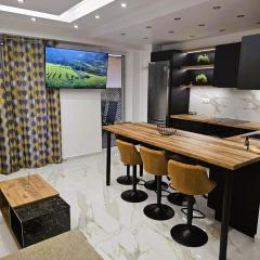 Jenny's Dream Home II Athens Lux 2BR Apt, Hot Tub, CBD, Fast WIFI, Netflix