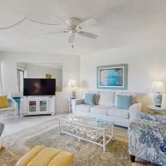 Oceanview condo with beach access, pool, tennis courts and private patio