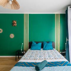 le cocon du peyrou lit parapluie disponible sur demande moyennant supplément