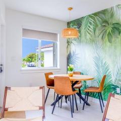 Tropical | 8PPL | Top Location | Parking | Laundry