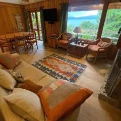 Family home with lake access