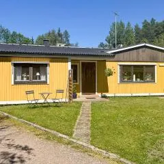 3 Bedroom Cozy Home In Nässjö