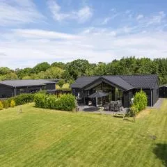 Lovely Home In Glesborg With Kitchen