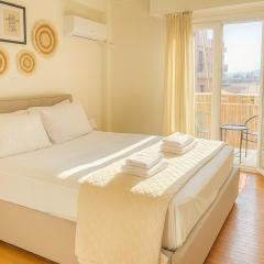 At Polyla 2 3BR Apartment 10m Walk to Metro