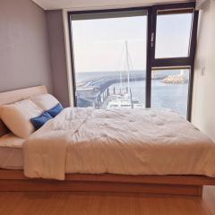 Private Beautiful view of the ocean harbor in Dodu