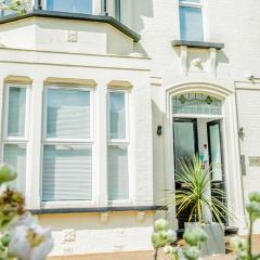 Student Only Premium Ensuite Finsbury House