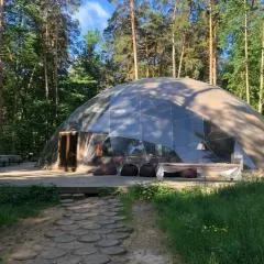 Kaunis kupumainen talo
