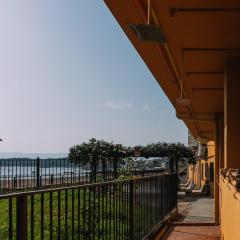 Mar, playa y paseos by CABANA Rentals