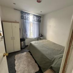 ROOM IN HARROW ON THE Hill