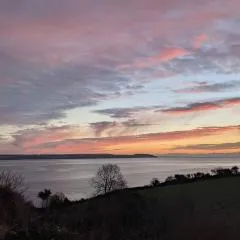 Seaside Holiday Cottage Near Beach
