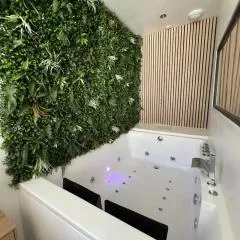 BaliRhône - Spa privé & balcon avec vue