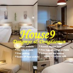 House9 , room3, queen bed4 ,elevator O , hills X, stairs X , 4min from subway and bus station,exclusive space