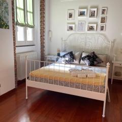 Charming apartment at the Columns of San Lorenzo