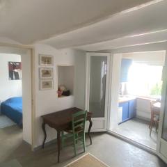 La porte bleue