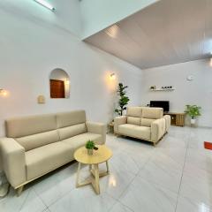 Spacious 2 Storey Homestay Tanjung Bungah 25Pax by 3C