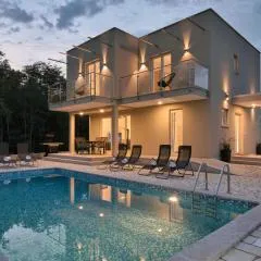 Villa Sarah, mediterranean elegance minutes from the beach