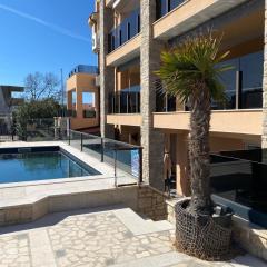 Strandnahes Apartment Pošesi mit Pool nur 200m!