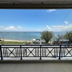 Vitamin Sea Apartment On the Beach!