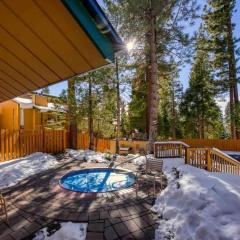 TahoeCozy with Pool Hot Tub and Near Northstar