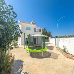 Chris Family Villa - Walk to Fig Tree Bay