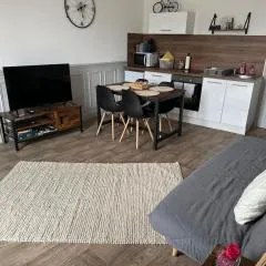 T2 avec balcon à 5 mn à pied de la mer