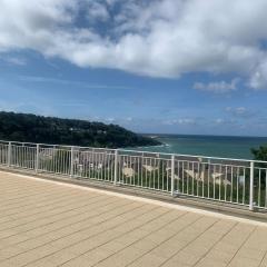 Stunning 2 bedroom modern apartment! Amazing views!