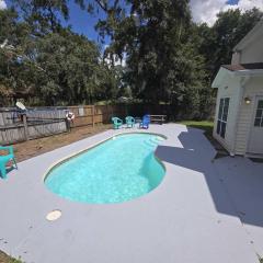 Private Pool Mins to Savannah Peachy Pied a Terre