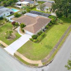 Stylish Home near Anna Maria Island with heated pool