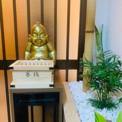 4LDK 142m2 7 min walk from Namba Station, Dotonbori, Shinsaibashi access