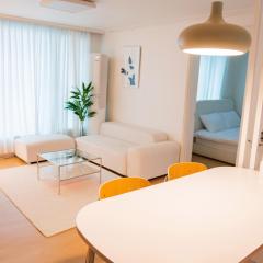 New open sale Haebangchon stay Itaewon Myeongdong Hongdae Insadong Gyeongbokgung palace