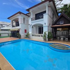Cozy houes private pool pattaya