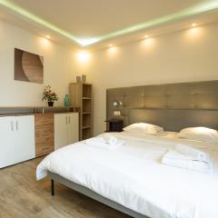 EasyStay Studio with Queen-Size Bed, Self Check-in