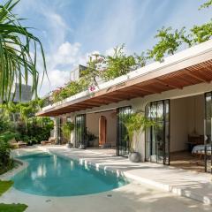 New SASS Villa - Stylish & Modern 3BR at Seminyak