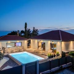 Villa Ballat with heated pool