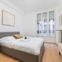 Studio elegant sacre coeur metro anvers - Paris 18 -2P