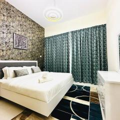 Stylish 1 Plus Maid's 5 mins to Metro at Marina Park