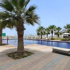 Vogue Luxury Two Bedroom Apartment in Golf Gate Damac Hills - Balcony with Panoramic View, Pool and Gym Access, Ideal for Family Stays