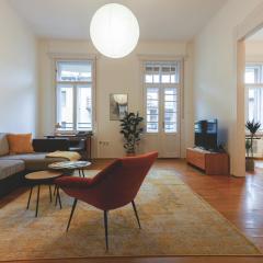 City Center Lovely Balcony Flat