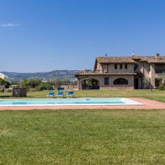 Villa Assisi by PosarelliVillas