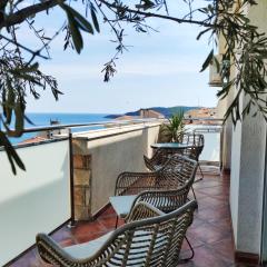 Lux M & A Apartments