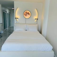 Beautiful Studio w Amazing View of Miami Skyline