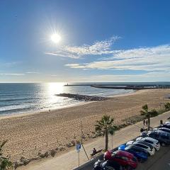 Quarteira Frente Praia II by HomeSlow Rentals