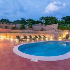 1 Bedroom Gorgeous Apartment In Molunat