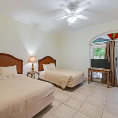 Naples Getaway with Fire Pit and Grill!