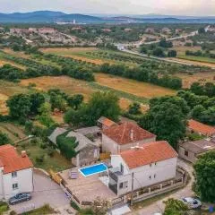 Pet Friendly Apartment In Benkovac