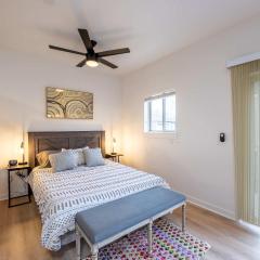 Modern Downtown Studio - Bike or Walk to Trails & Dining