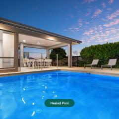 Trinity Beach Oasis - Poolside Retreat and Serenity