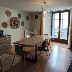 Appartement spacieux en centre ville de Besse